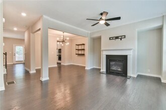 377 Provenance Dr in Sandy Springs, GA - Building Photo - Building Photo