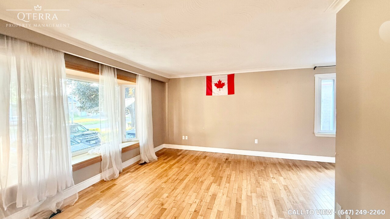 54 Kimbark Dr in Brampton, ON - Building Photo
