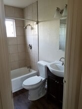 L150 - Orange Garden Apartments in Modesto, CA - Foto de edificio - Interior Photo