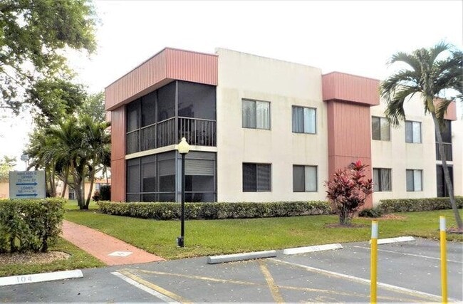 15036 Ashland Ln in Delray Beach, FL - Building Photo - Building Photo