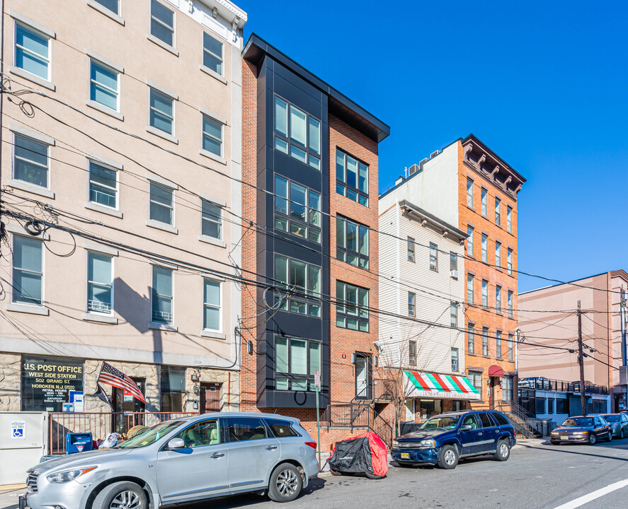 504 Grand St in Hoboken, NJ - Building Photo