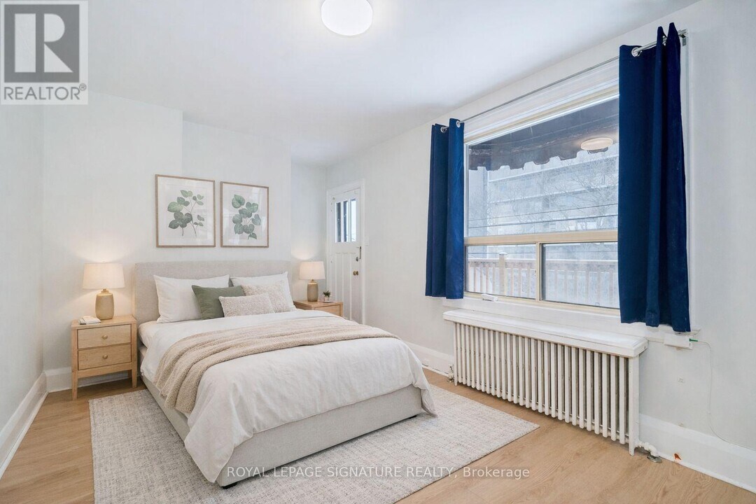 27 Hillsboro Ave in Toronto, ON - Building Photo