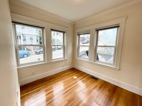 15 Sunset St, Unit 1 in Boston, MA - Building Photo - Building Photo