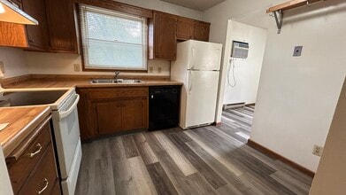 1602 45th St NW, Unit APT#4 in Rochester, MN - Building Photo - Building Photo