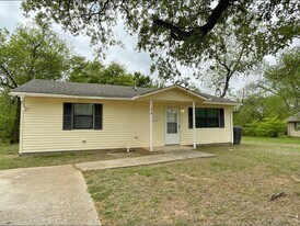 818 Roff St in Ardmore, OK - Building Photo