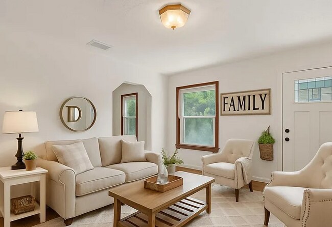 8949 8th Ave in Jacksonville, FL - Foto de edificio - Building Photo