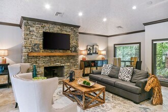 Ridge Crossings in Hoover, AL - Foto de edificio - Building Photo