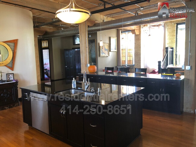 property at 602 S 9th St