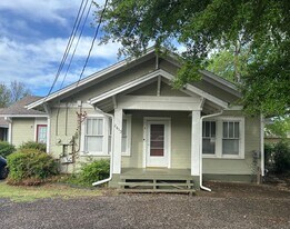 2613 N Elm St in Denton, TX - Building Photo