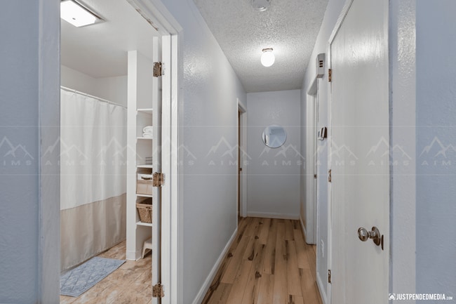 12739-12739 Tanada Loop in Anchorage, AK - Building Photo - Building Photo