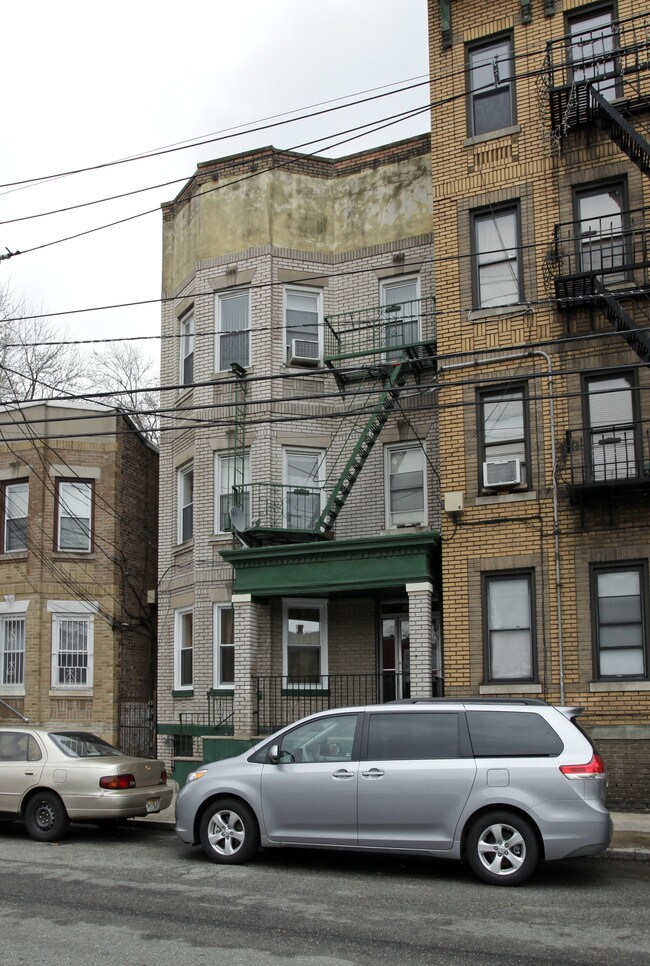 5904 Hudson Ave in West New York, NJ - Building Photo - Building Photo