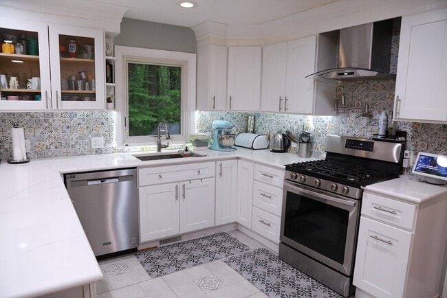 45 Winterberry Way in Bedford, MA - Building Photo - Building Photo