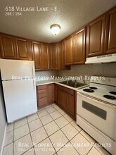 618 Village Ln-Unit -E in Newburgh, IN - Building Photo - Building Photo