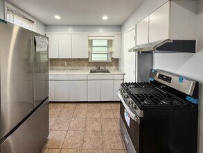 132 Grace St in Jersey City, NJ - Building Photo - Building Photo