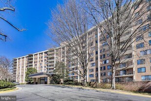 3101 New Mexico Ave NW in Washington, DC - Building Photo