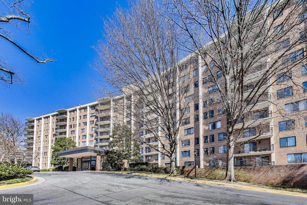 3101 New Mexico Ave NW in Washington, DC - Building Photo