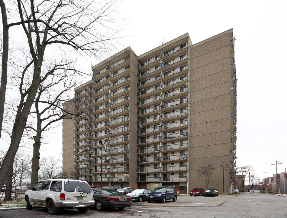 Ambleside Tower in Cleveland, OH - Foto de edificio