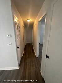 409 Springdale Dr photo'