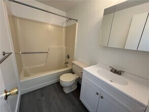 47 W Utica St in Oswego, NY - Building Photo - Building Photo