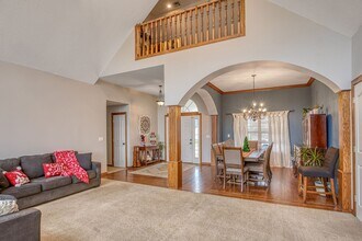 913 W Briarbrook Ln in Carl Junction, MO - Building Photo - Building Photo