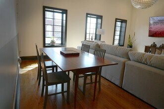 103 Strawberry Aly, Unit A in Clarksville, TN - Foto de edificio - Building Photo