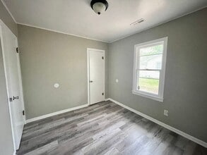 718 E 57th St S in Wichita, KS - Building Photo - Building Photo