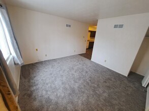 1444 W 16th St in Davenport, IA - Building Photo - Building Photo