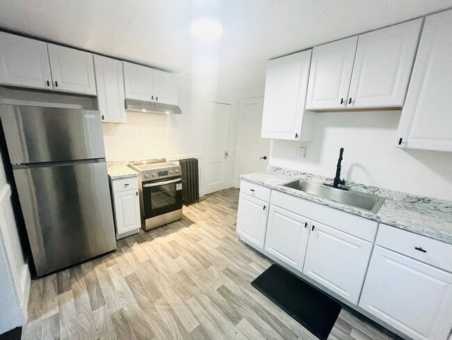 25 R Auburn St in Woburn, MA - Building Photo - Building Photo