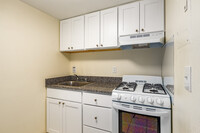 Misty Oaks Apartments in Orlando, FL - Building Photo - Building Photo