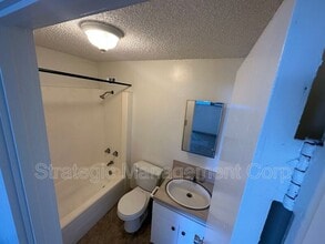 1301 Lusitana St in Honolulu, HI - Building Photo - Building Photo