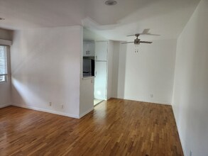 1025 Idaho Ave in Santa Monica, CA - Building Photo - Building Photo