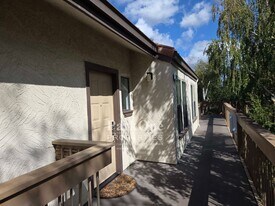 1733 S Villa Way in Walnut Creek, CA - Building Photo