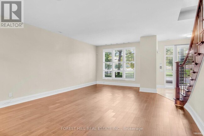 15 Viking Ln in Toronto, ON - Building Photo - Building Photo