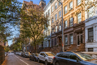 Residential Co-Op Building in New York, NY - Building Photo - Primary Photo