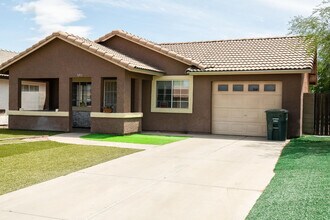 541 W Melrose Dr in Casa Grande, AZ - Building Photo - Building Photo