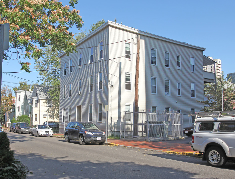 423-429 Franklin St in Cambridge, MA - Foto de edificio