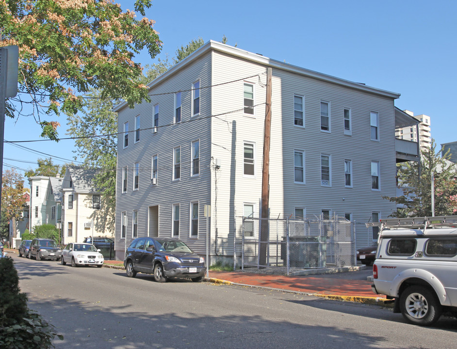 423-429 Franklin St in Cambridge, MA - Building Photo