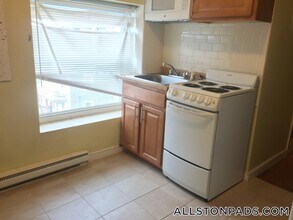 10 Armington St, Unit 7 in Boston, MA - Building Photo - Building Photo