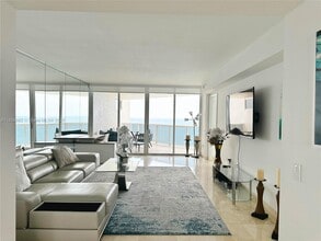 17555 Collins Ave in Sunny Isles Beach, FL - Building Photo - Building Photo