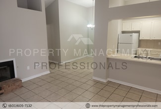 348 Brendalwood Cove in Brandon, MS - Foto de edificio - Building Photo