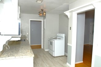 107 Palm Ln in Lake Jackson, TX - Building Photo - Building Photo