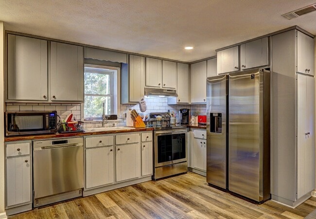 property at 2060 Klondike Rd SW