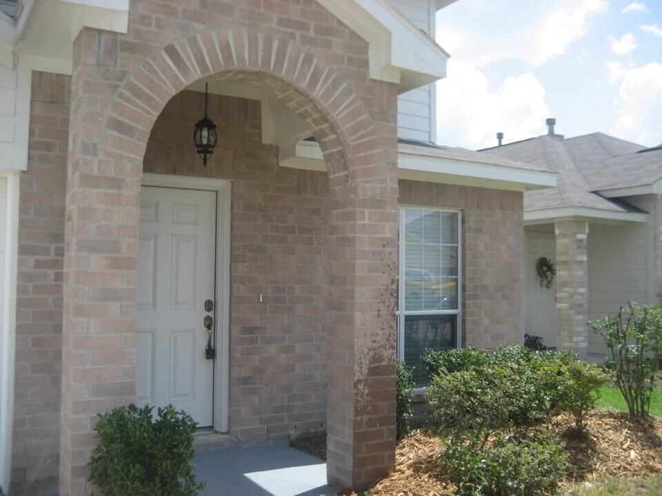 14010 Marners Ct in Houston, TX - Foto de edificio