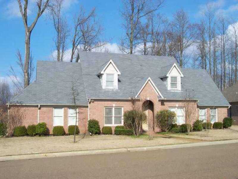 8764 Lybrook Cove W in Memphis, TN - Building Photo