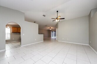 5070 Silver Thistle Ln in St. Cloud, FL - Building Photo - Building Photo