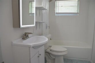 3879 Clover Ln in Dallas, TX - Building Photo - Building Photo