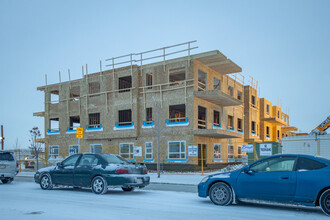 Carrington Place in Calgary, AB - Building Photo - Building Photo