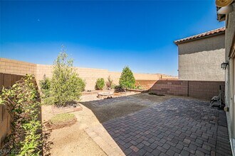 9605 Eamont River St in Las Vegas, NV - Building Photo - Building Photo