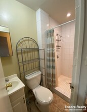 147 Meridian St in Boston, MA - Foto de edificio - Building Photo