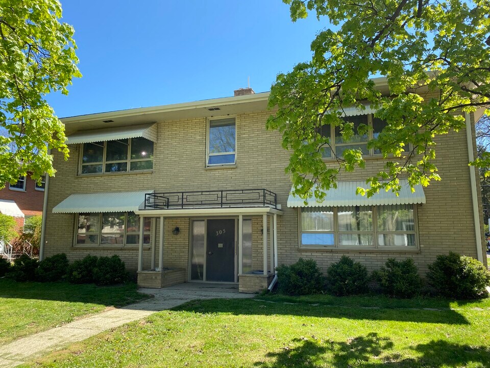 305 N Midvale Blvd, Unit C in Madison, WI - Building Photo
